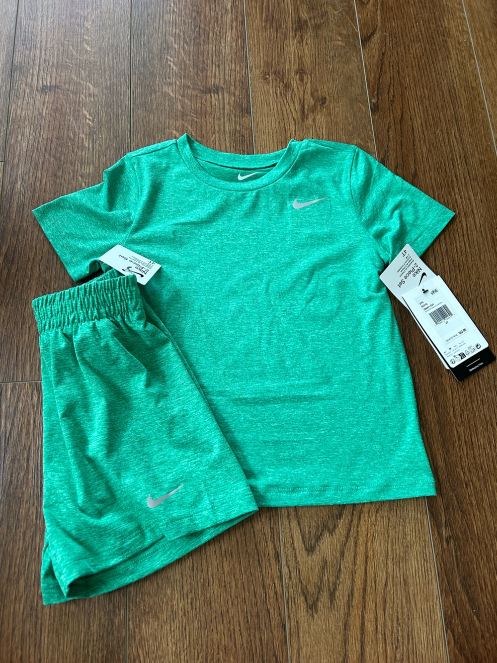 NWT Nike Toddler Set size 4T
